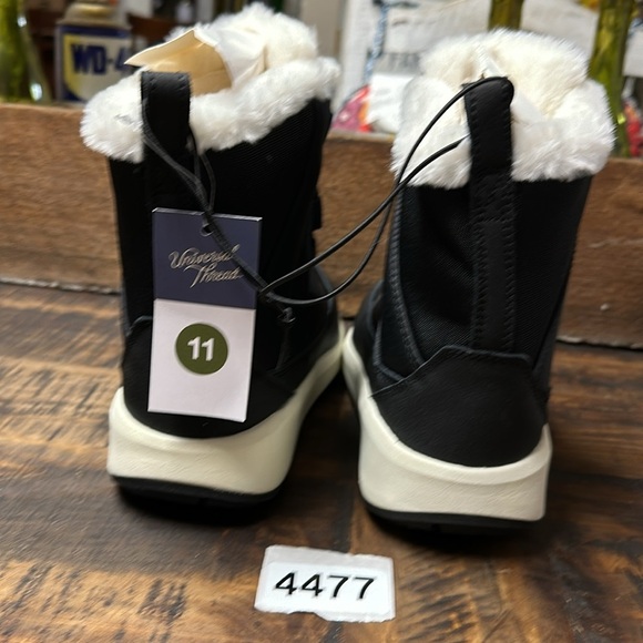 Universal thread size 11 women winter boots new with tag black faux fur - Picture 5 of 6